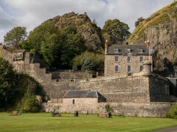 Essential rock risk management works to take place at Dumbarton Castle