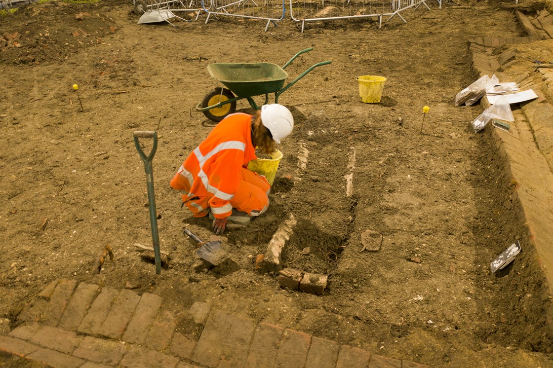 Archeologists excavating a medieval church and burial ground in Stoke Mandeville: The remains of a medieval church in Stoke Mandeville are being excavated by archaeologists working on the HS2 project.

Tags: Archaeology, St Mary's, Stoke Mandeville