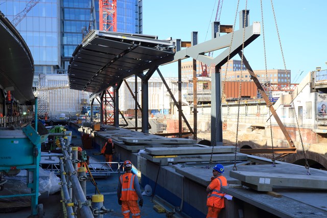 Fans of festive football urged to plan their travel through London Bridge: New platforms and the new concourse take shape at London Bridge station