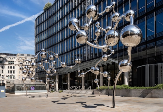 Yayoi Kusama, Infinite Accumulation, 2024, Liverpool Street station (Elizabeth line). Commissioned as part of The Crossrail Art Programme, 2017  © YAYOI KUSAMA. Courtesy Ota Fine Arts and Victoria Miro. Photo: Thierry Bal (2)