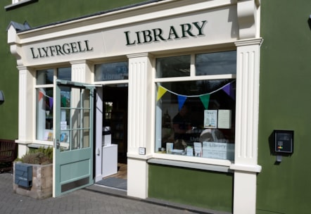 Narberth Library Llyfrgell Arberth