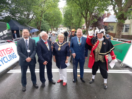 Mayor of Dudley opens the British Cycling Dudley Grand Prix 2024