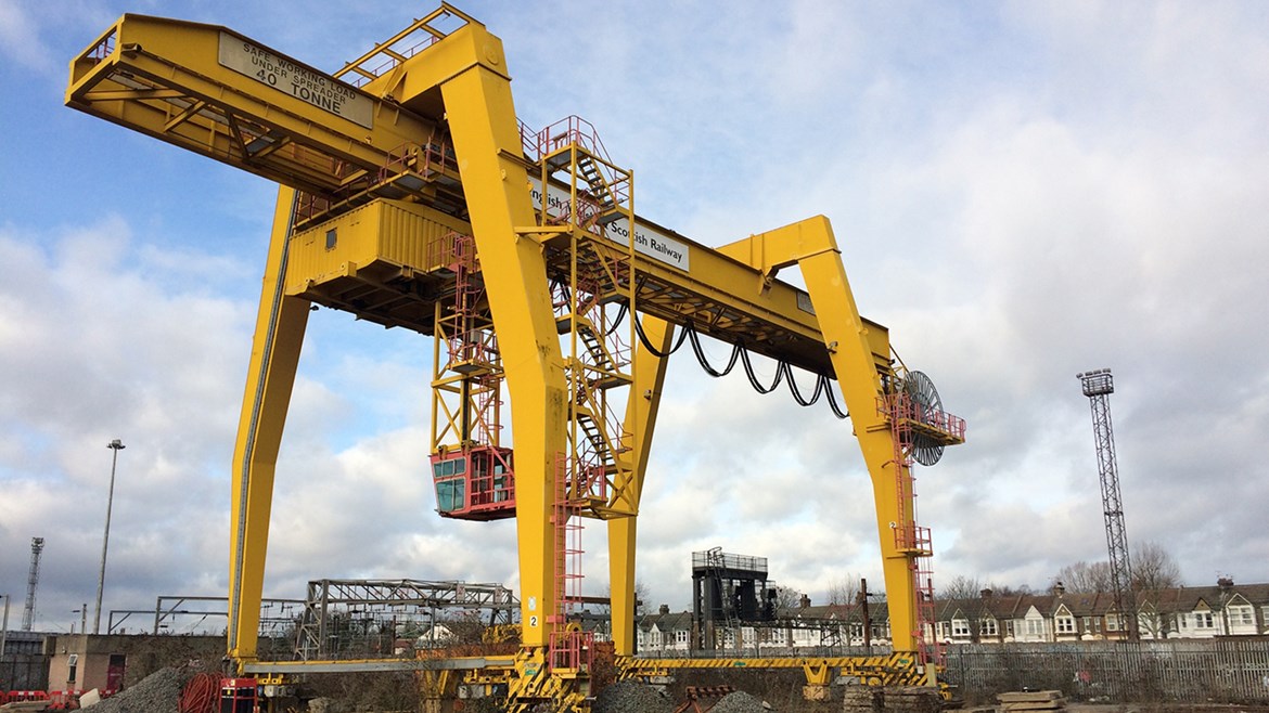 Willesden’s landmark yellow cranes make way for new HS2 Rail Logistics Hub: HS2 190125 WETcraneD 0392