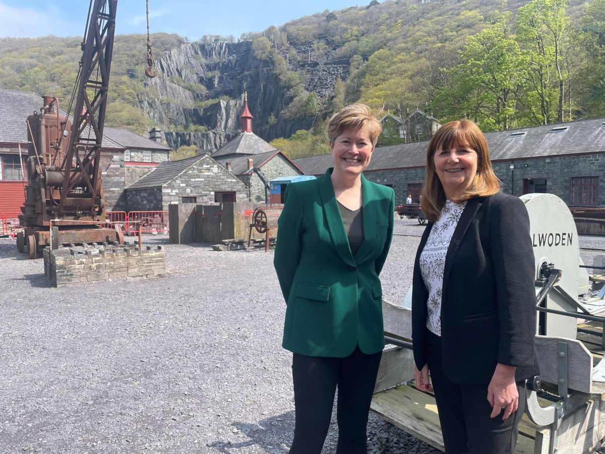 Cabinet Secretary for Culture and Social Justice Lesley Griffiths and Amgueddfa Cymru Chief Executive Jane Richardson