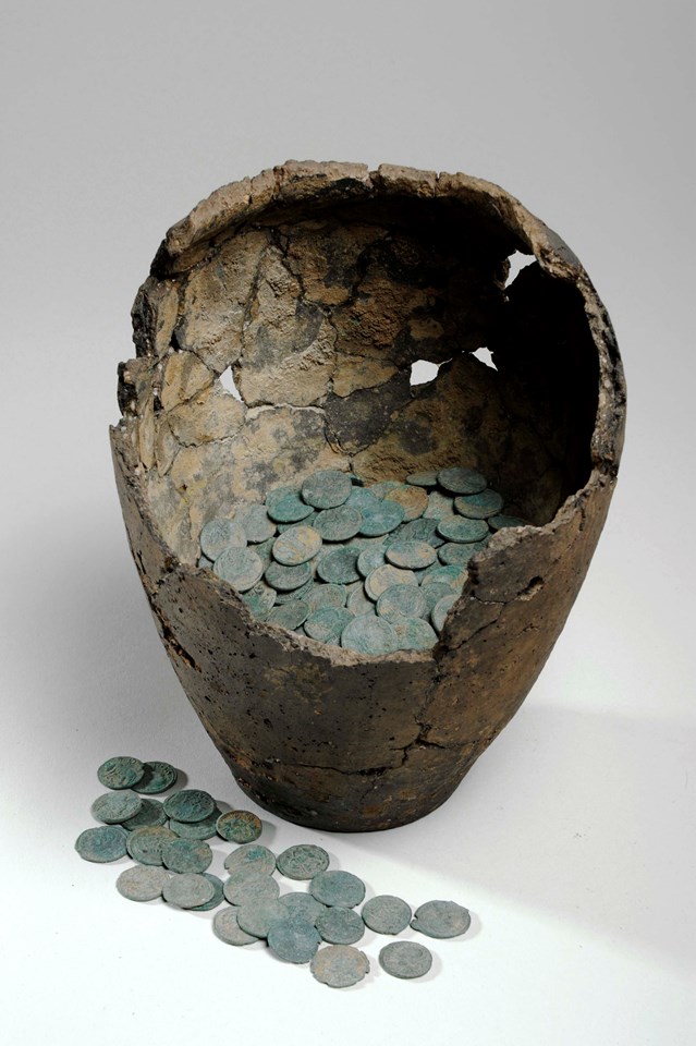 Copper load of museum's ancient Roman coin hoard 