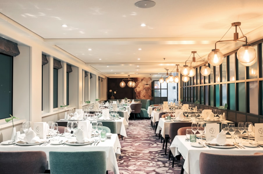 SHP Panorama Restaurant SotR INT 20126