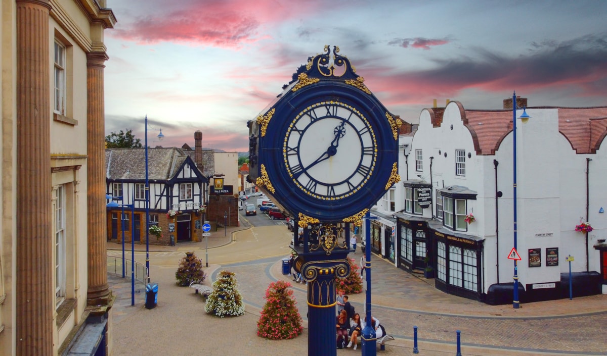 Stourbridge clock and town