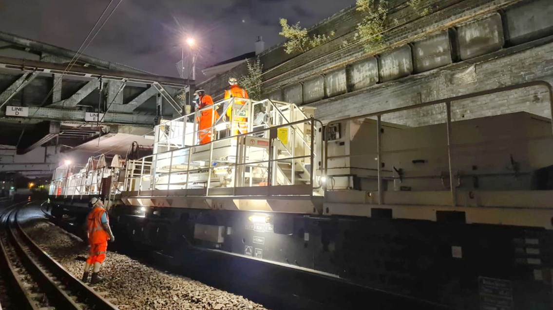 Overhead wires replaced at Euston as part of railway weather-proofing work: Camden OLE  work