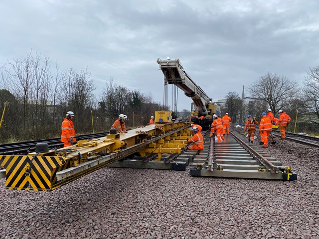Network Rail engineers to continue Tonbridge track upgrade over Easter and May bank holidays – please check before you travel in Kent: Lewisham Still