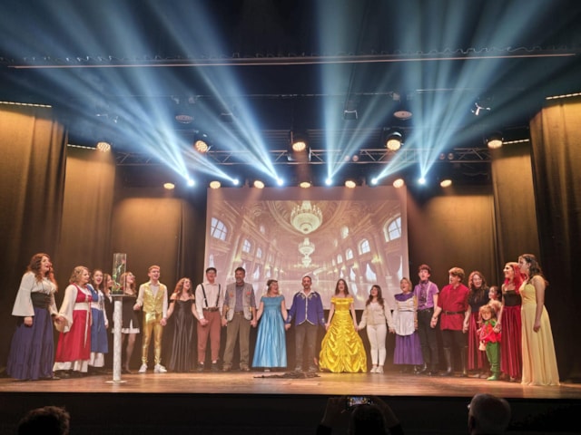 Cast di Belle e il castello incantato