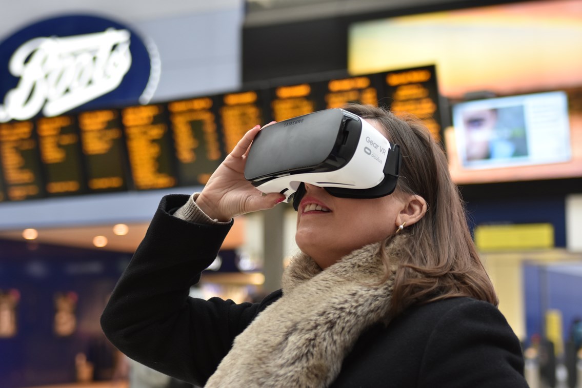 Passengers were given the opportunity to experience the new station at Waterloo in Virtual Reality (2)