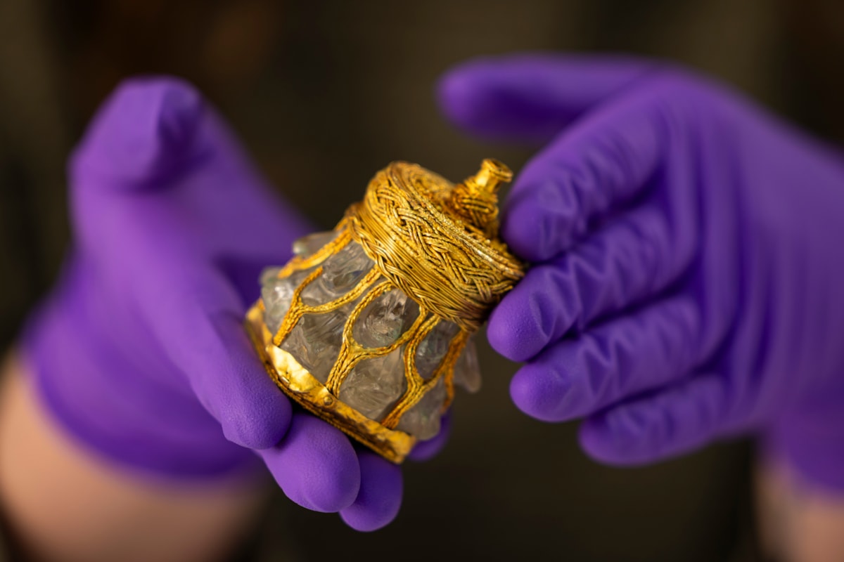The rock crystal jar. Photo © Duncan McLean