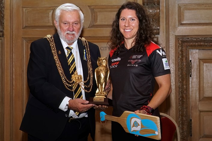 Reception 4: The Lord Mayor of Leeds, Councillor Robert W Gettings MBE JP, presents Canada captain Gabrielle Hindley with a gift.