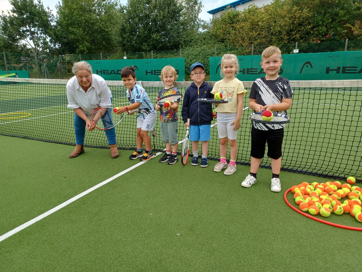 Children at the Summer HAF club at Burnley Tennis Club