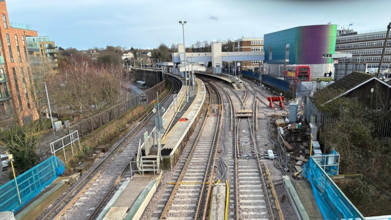 Railway through Dartford reopens for Southeastern and Thameslink passengers following major half-term upgrade: Dartford Junction work completed cropped