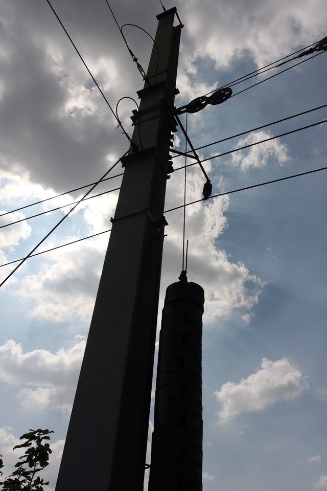 Overhead wire with tension weights, Golborne Jn, WCML