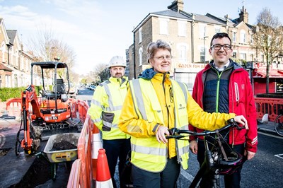 Work on Cycleway between Finsbury Park and Highbury Fields gets underway