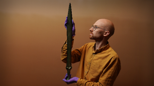 Inverbroom sword