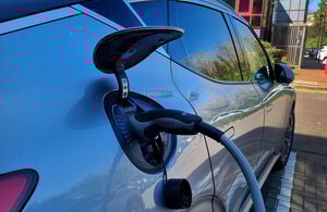 Chargepoints in the East of England grow by 43% in a year: s300 ev-charge-bristol-02 (1)