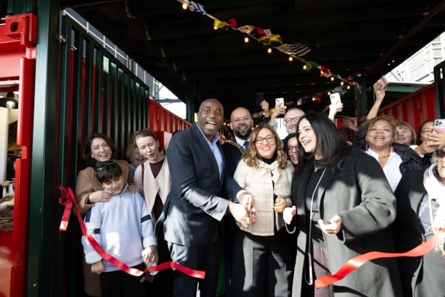 Ribbon cutting - Seven Sisters Market (c) Places for London