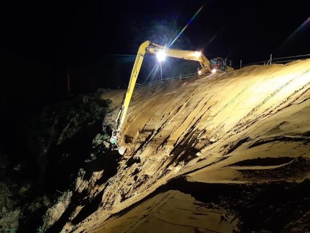 Night work at St Catherine's Tunnel, near Guildford
