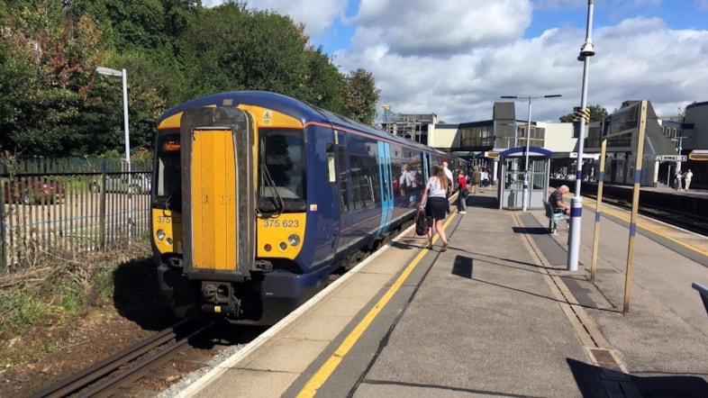 Simpler train travel for the South East as contactless ticketing rolls out at 47 more stations: Sevenoaks -platform image