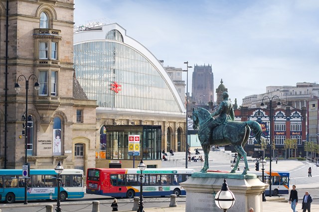 Lime Street station and buses