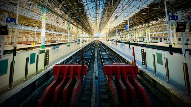 Manchester Piccadillly empty platforms during June 2022 strikes