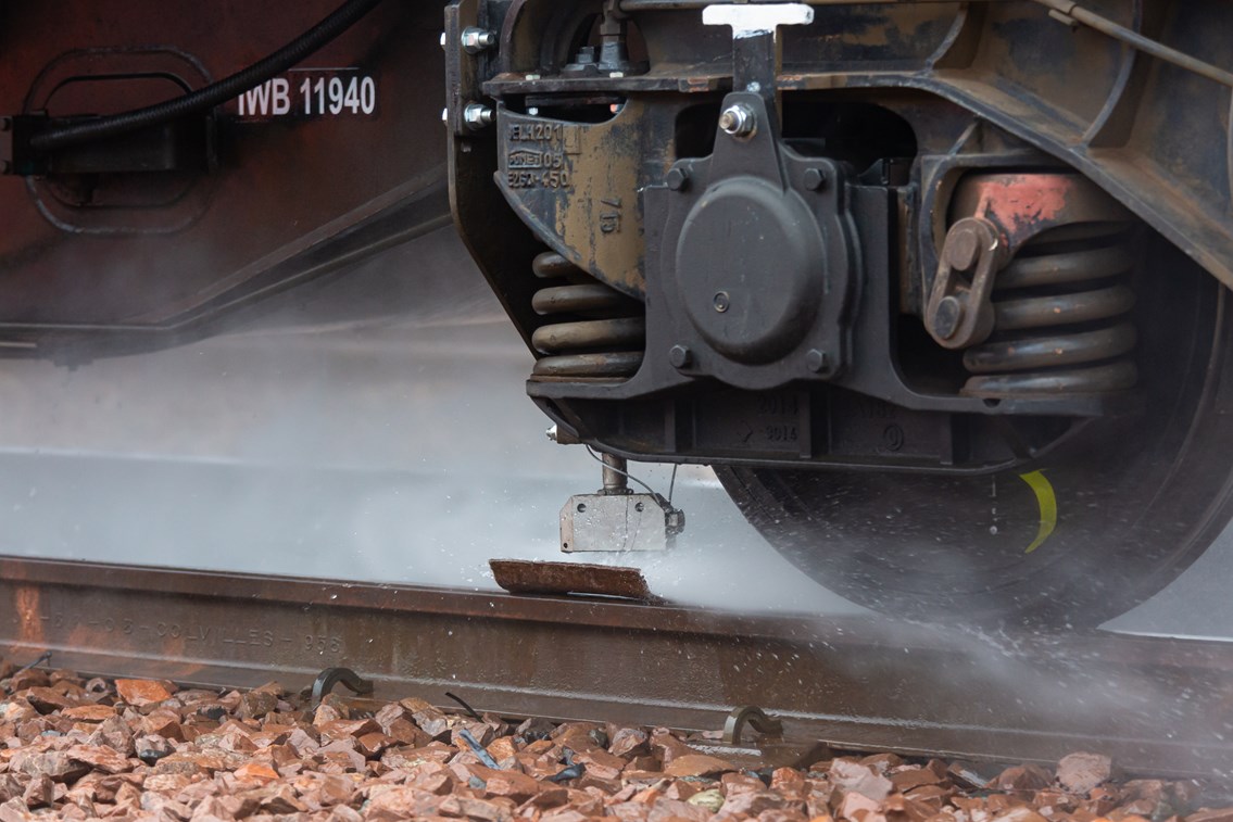 New technology, timetable tweaks and leaf-busting trains to keep Scotland’s Railway on time this autumn: Autumn -Rail Head Treatment Train - 1500bar jetting underway