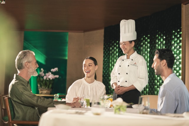 Chiva-Som The Emerald Room with Chef and Guests