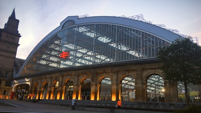 Liverpool Lime Street travel advice this early May Bank Holiday: Liverpool Lime Street station picture-3 cropped