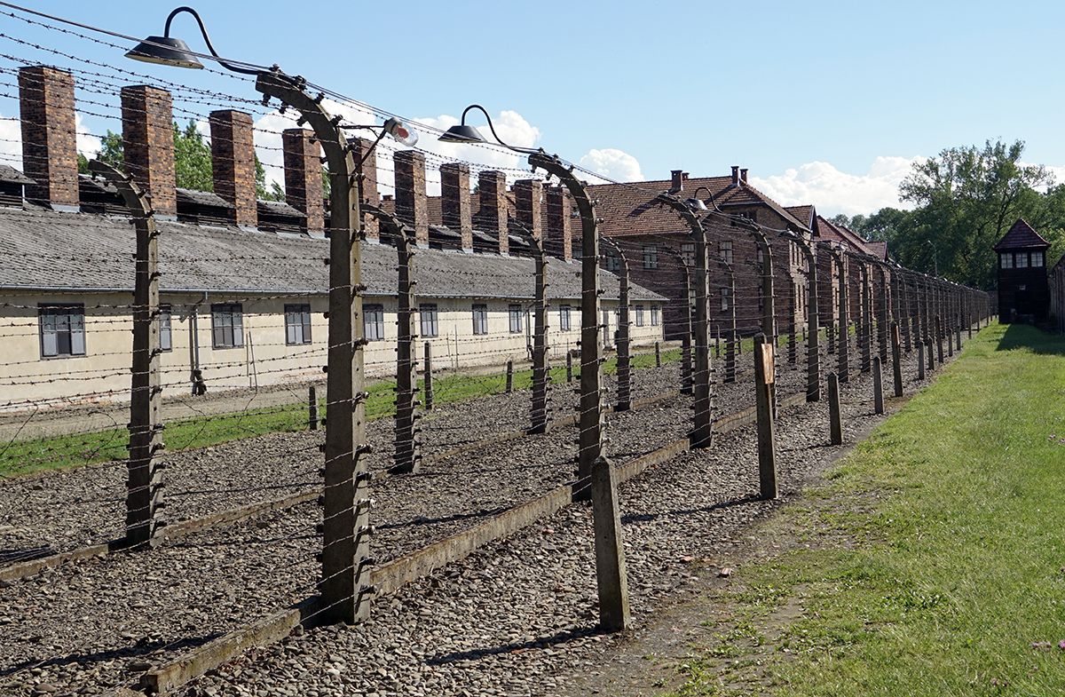 Auschwitz sml