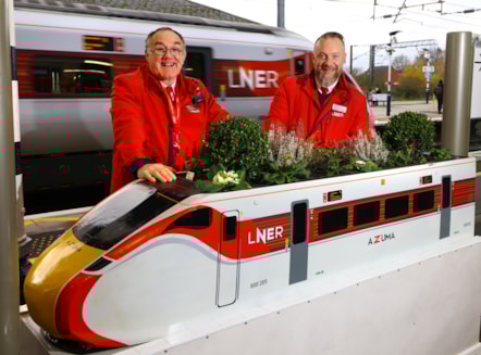 Phil Armstrong and Jez McLeish with their Azuma Planter (1)