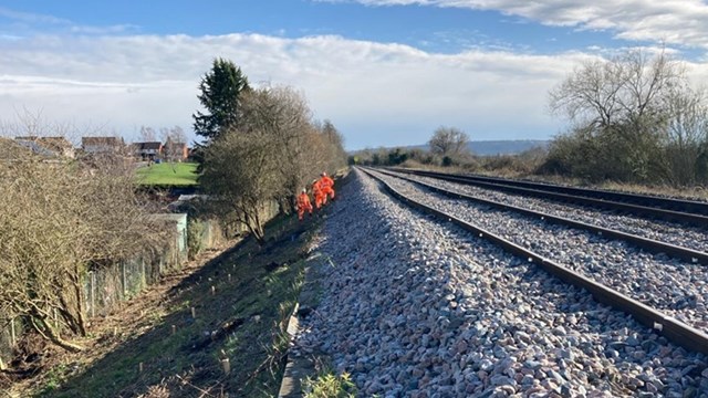 Passengers urged to check before travelling after landslip causes travel disruption between Aylesbury and Amersham: Photograph of the landslip near Stoke Mandeville station
