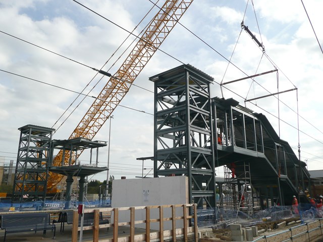 New footbridge for Cambridge (2): The footbridge connecting the new island platform (platforms 7 and 8) at Cambridge to the existing station was lifted in on Sunday 25 September 2011.