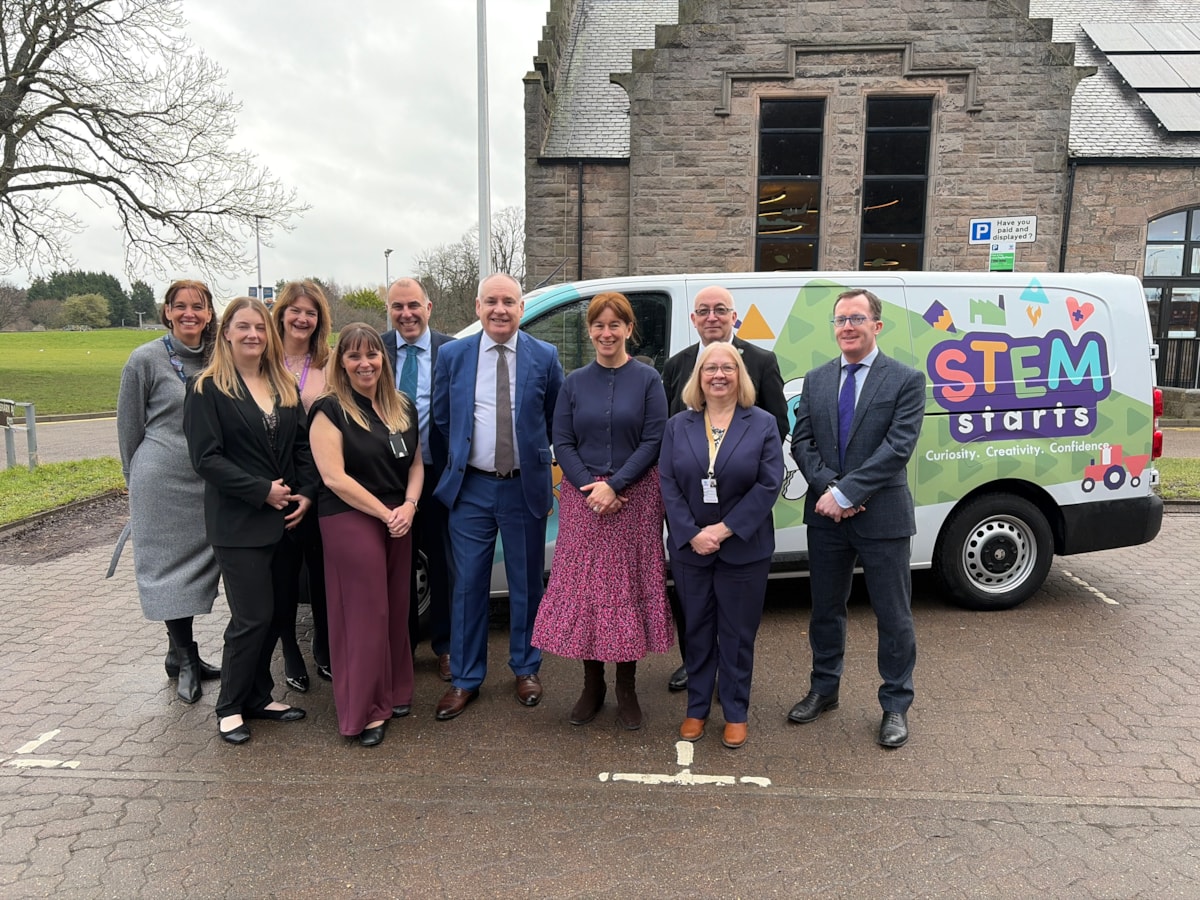 L-R Gillian Lang, Glasgow Science Centre; Sarah Barnes, EY STEM Project Manager; Hazel Sly, Early Years Service Manager; Lynne Owen, Moray Growth Deal Project Officer; Iain Phillips, Managing Director, Robertson Constructions Northern; Richard Lochhead Minister for Business and Employment; Cllr Kath