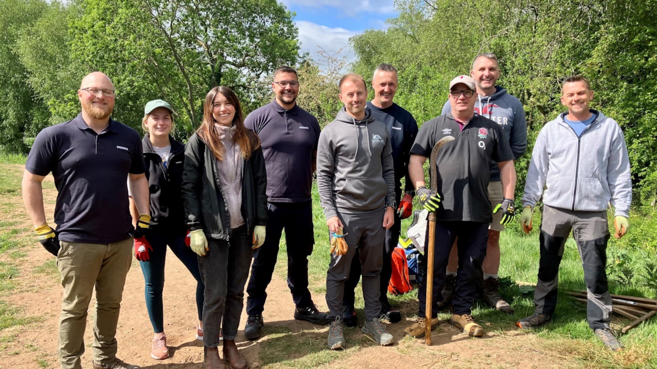 Siemens Mobility employees deliver 1,200+ volunteering hours across 9 UK locations for volunteering month: Siemens Mobility Volunteers-2