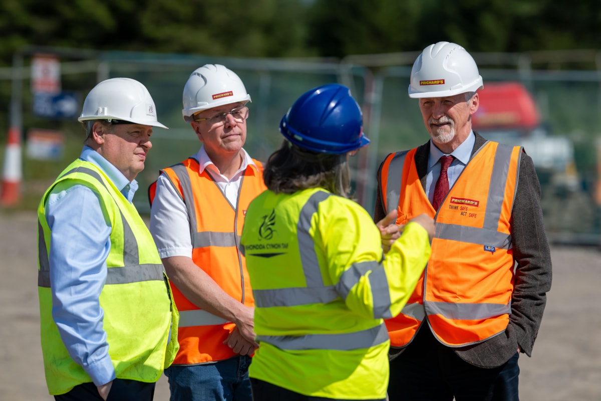 FM and DFM Visit to Tylorstown Coal Tip 18.06.25-16