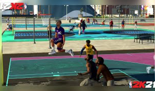 Découvrez le nouveau quartier - 2K Beach ! Imprégnez-vous du soleil et évadez-vous vers l’océan dans un nouveau cadre magnifique, entouré d’installations modernes qui abritent SWAG’s, The REC, le NBA Store, et bien plus encore.

Passez du lycée à l’un des 10 programmes universitaire officiels de bas