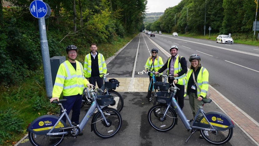 Cycle ride to mark completion of Horsforth to Pudsey (A6120) outer ring road highways improvement scheme: Connecting West Leeds bike completion tour group 1 cropped