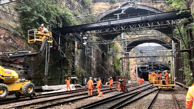 Passengers thanked after successful Liverpool signalling upgrade: Gantry work in tunnel between Edge Hill and Lime Street