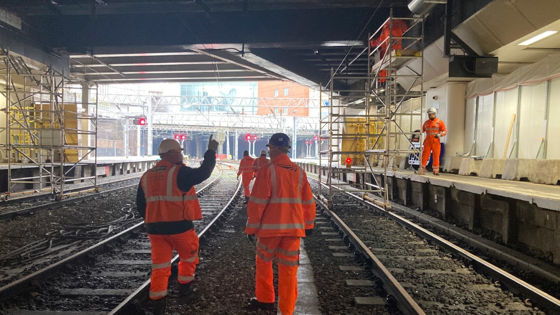 Passengers thanked after Birmingham New Street platform work: Birmingham New Street roof improvements
