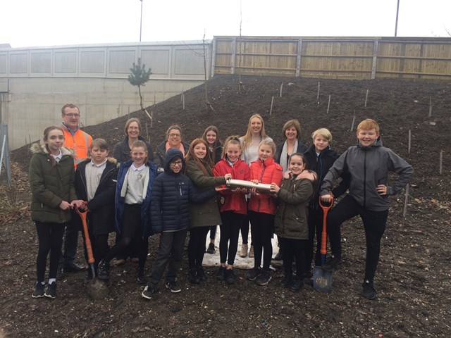 Braehead Primary school making history on Kerse Road Bridge: IMG 2239