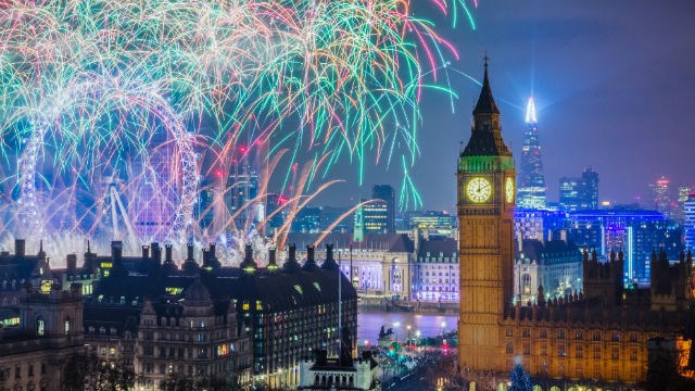 Tickets for London's New Year’s Eve fireworks now on sale: 96604-640x360-nye-fireworks16-closeup-640.jpg