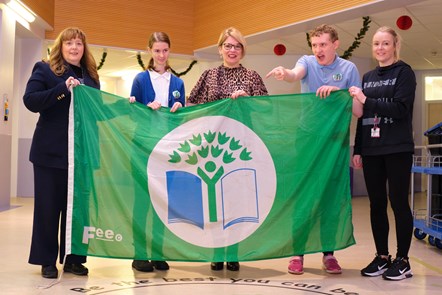 Cllr Cowan congratulates Willowbank School on their 8th Green Flag
