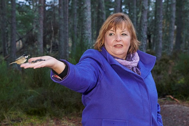 Maoineachadh luach £5m airson turasachd sa Ghàidhealtachd is na h-Eileanan: Cabinet Secretary Fiona Hyslop at Loch Garten Reserve