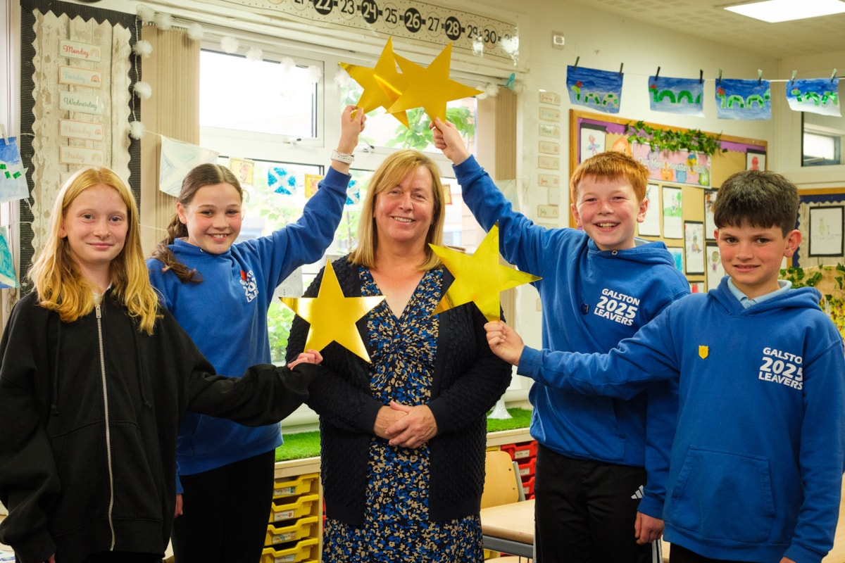 Rebecca, Kimberly, Ewan and Jake from P7 with Head Teacher Shona Murphy-2