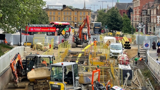 Oxford’s major rail and road improvement project is progressing but more time is needed before Botley Road can reopen: Gas main work at Botley Road, Oxford