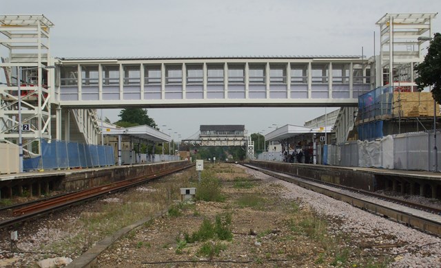 NEW FOOTBRIDGE ARRIVES AT CANTERBURY WEST: Canterbury West Station Footbridge