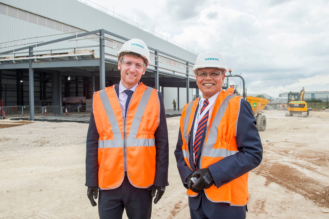Minister marks Siemens Mobility’s £7m investment in Goole rail component facility: Siemens Mobility Goole Lee Rowley visit 1